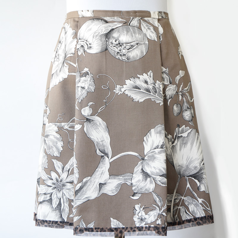 Rock in großzügiger Printoptik und schmalem Bund, selbst genäht